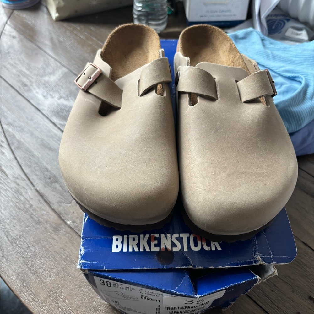 NWT Birkenstock Clogs. Size 7/38